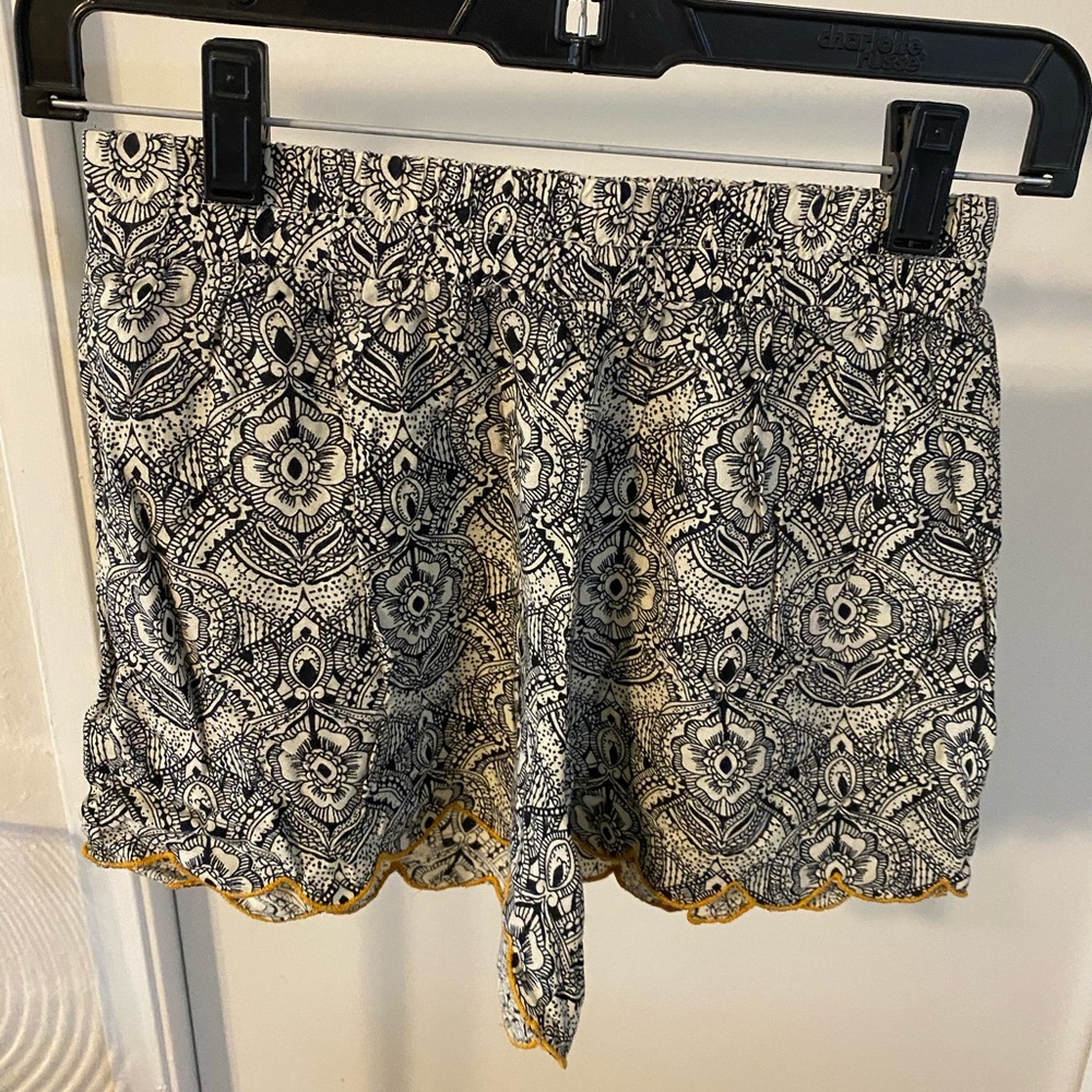 Black and white flow shorts